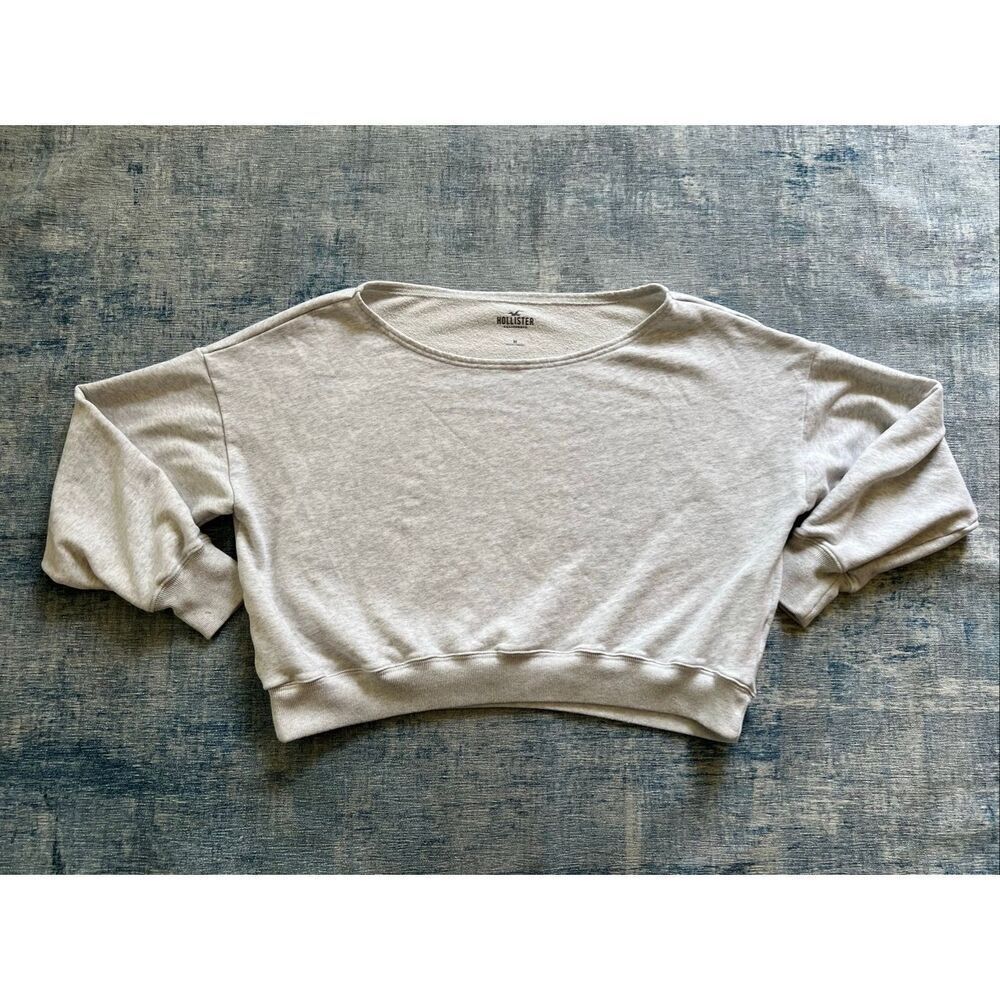 Hollister Light Heathered Gray Wide Neck Relaxed Fit Cropped Sweatshirt Medium